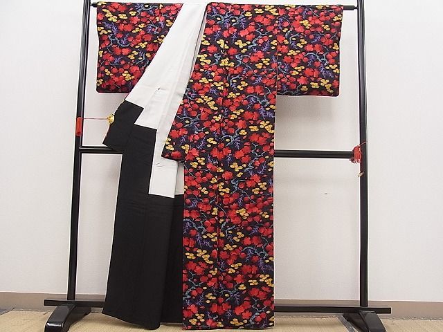 着物屋ほのか□上質な小紋 草花尽くし 黒地 ゑり善扱い 逸品 pk1385