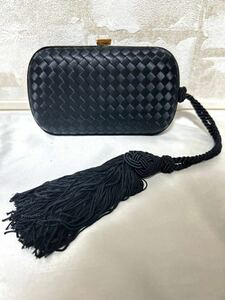 美品！BOTTEGA VENETA ボッテガヴェネタ イントレチャート ポーチ サテン ブラック ビジュー フリンジ タッセル クラッチバッグ 黒