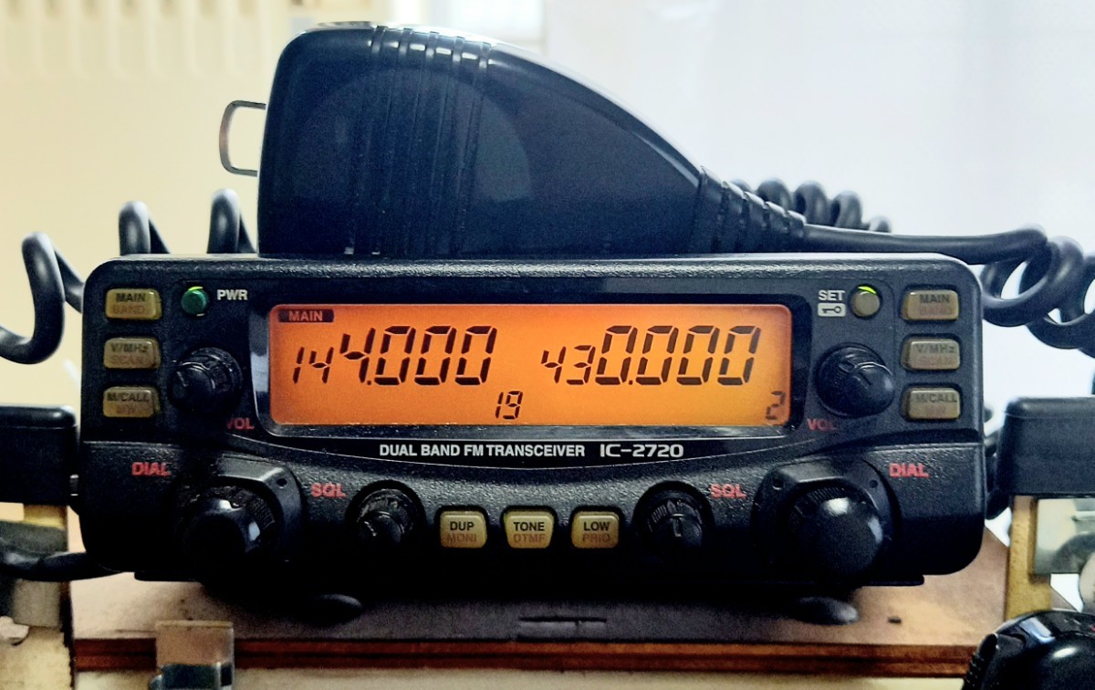 ヤフオク! -「ic-2720」(アマチュア無線) の落札相場・落札価格