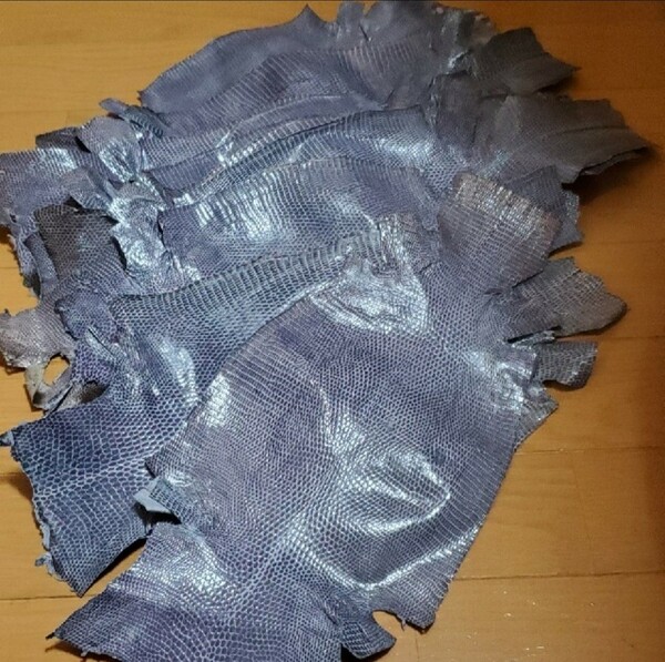 大特価 薄紫 リザード まとめ売り ハギレ ハンドメイド材料 トカゲ 革 10枚