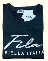 即決★新品タグ付 FILA フィラ★Mサイズ★メンズ 紳士★デザインロゴ柄 プリント 天竺 半袖Tシャツ/黒★￥2178_画像4