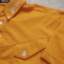 美品！　スリクソン SRIXON　半袖シャツ　サイズＭ（やや大きめ）柔らかい　やや光沢オレンジ色　細かいメッシュ風 ドライ速乾薄手生地　_画像3