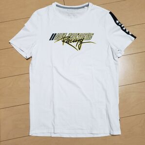 美品 GUESS プリントTシャツ