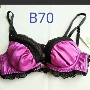 新品未使用　サテン　ブラックレース　ブラジャー　B70