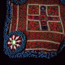 アンティーク　刺繍布　(62)　アフガニスタン　民族　装飾品　ハンドメイド_画像4