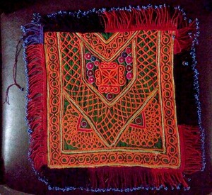アンティーク　刺繍布　(60)　アフガニスタン　民族　装飾品　ハンドメイド