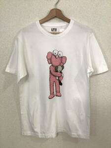 UNIQLO ユニクロ KAWS カウズ 未使用品　コラボTシャツ グラフィックTシャツ 半袖Tシャツ　セレクト　古着