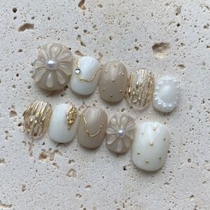 79.ネイルチップ ニュアンス ぷっくり フラワー つぶつぶ パール