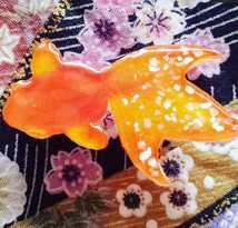 金魚、桜、狐面ブローチのどれか　帯留めに変更したい場合は落札まえにご連絡ください_画像6