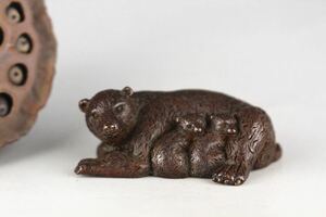 極美古銅茶器 質感 細工実心実感　三匹熊茶器　煎茶道具 小熊が母親の懐に、生き生きしてる幸せな場面　古美術　文鎮