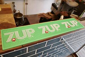 新品　７UP セブンアップ　BAR MAT バーマット　GREEN 店舗 ラバーマット お酒 カウンター インテリア アメリカ