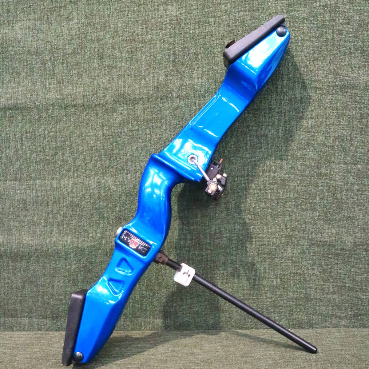 ヤフオク! - アーチェリー一式 HOYT ホイット ALERO ハンドル...