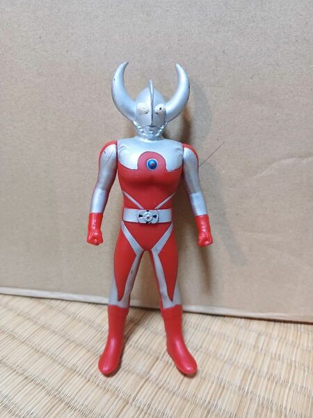 ウルトラの父　約16cm　 ソフビ　フィギュア　ウルトラヒーローシリーズ　ウルトラ怪獣シリーズ　絶版　匿名発送