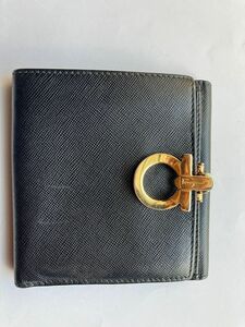 ★春セール★ メンズ　財布　フェラガモ　黒　イタリア製　革製　二つ折り財布　Ferragamo