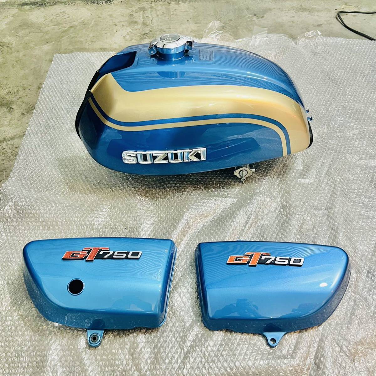 開店祝い GT380 タンク 希少 キャップ コック 付き GS GT550 GT750