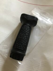 パッケージなし　未使用品　ダニエルディフェンス　daniel defense enhanced foregrip フォアグリップ　ブラック　M4 AR15 系