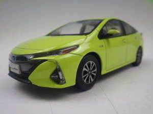 207【S.R】非売・展示品 1/30 TOYOTA トヨタプリウスPHV カラーサンプル サーモテクトライムグリーン 箱ナシ 香川発