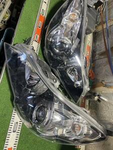 レガシィ BR BM BR9 BM9 BRG BRM 純正 HID ヘッドライト 左右セット　一切磨いていません。