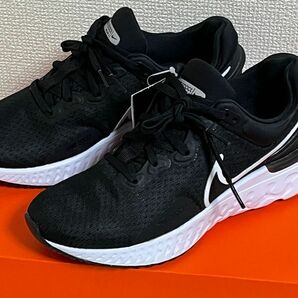 【新品未使用】23.5cm 軽量 NIKE レディース スニーカー ブラック