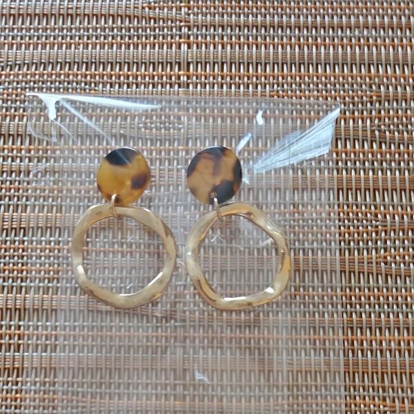 ピアス