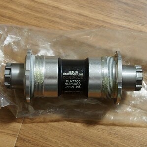 [ including carriage ] Shimano Dura Ace BB-7700 bottom bracket JIS new goods prompt decision SHIMANO DURA-ACE 109mm 68mm