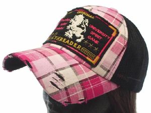 メッシュキャップ ピンク チェック柄 ダメージ加工 スタッズ x 刺繍ワッペン スナップバック メンズ レディース 帽子