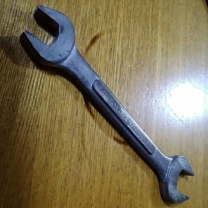 トヨタ自動車　純正車載工具　コンビネーションレンチ wrench　サイズ表記14-17mm. 全長163.3mm　錆あり　傷あり　TOYOTA　整備用工具