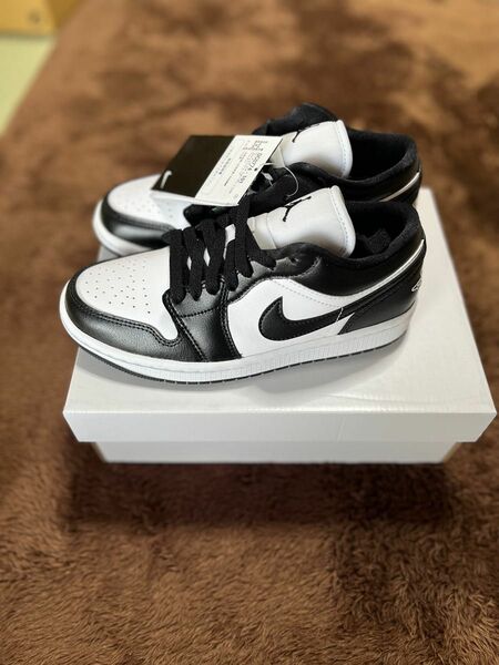 Nike WMNS Air Jordan 1 Low "White/Black"