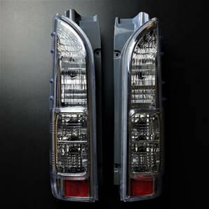 仕様変更済み!! トヨタ ハイエース レジアスエース 200系 4型 S-GL テールランプ 左右セット テール テールライト クリスタル 4の画像3