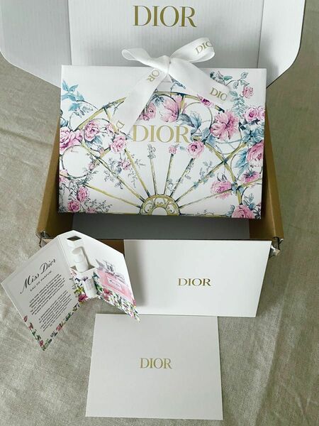 Miss Dior オードパルファム 1ml 香水 ギフトバッグ カード　 ディオール