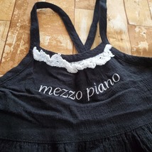 美品*mezzo piano*メゾピアノ*ワンピース*黒×白*シワ加工*花レース*ロゴ刺繍*キャミ*モノトーン*シンプル_画像2