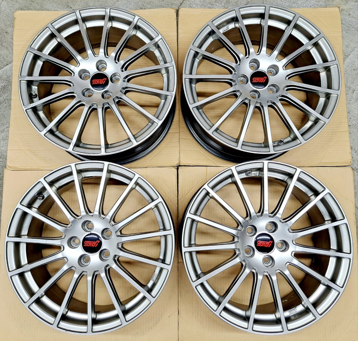 美品】スバル インプレッサスポーツ 2.0i-S 純正 18インチホイール 4本