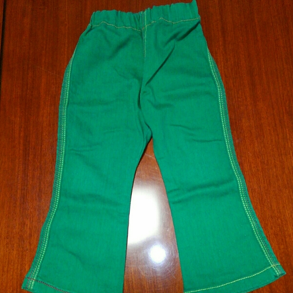 ブーフーウー　ブーホームズ　BOOHOMES　ズボン　カラーパンツ　90㎝　中古　緑色　グリーン