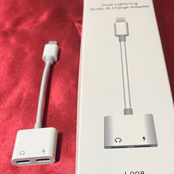 未使用に近い Dual Lightning Audio &Chargeアダプター