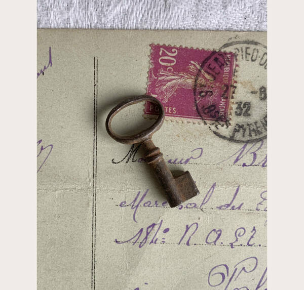 フランス 19世紀後期 小さな 鍵 カギ アイアン 鉄 ペンダント チャーム キーホルダー ミニチュア おもちゃ ヴィンテージ アンティーク 5