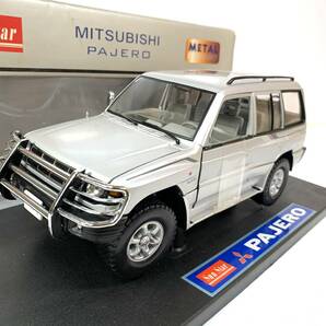 MITSUBISHI PAJERO 1/18 DIE CAST コレクション Sun Star製 ミニカー/自動車/外箱付き ※左ミラー 破損 折れ の画像1