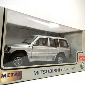 MITSUBISHI PAJERO 1/18 DIE CAST コレクション Sun Star製 ミニカー/自動車/外箱付き ※左ミラー 破損 折れ の画像2