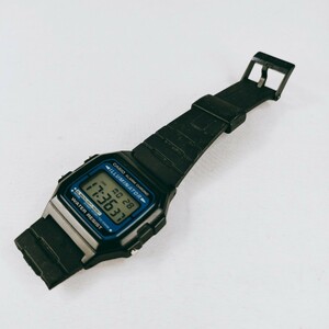 【動作品】CASIO カシオ 腕時計 デジタル F-105 時計 ヴィンテージ 2針 黒文字盤 アクセ アクセサリー アンティーク レトロ