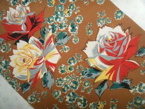 Art hand Auction :Tela vieja 597: Rosa de rayón de tejido liso y patrón de flores pequeñas 120cm x 37cm Kimono de muñeca Tapiz de muñeca Bunka Retales hechos a mano, kimono de mujer, kimono, antiguo, Rehacer materiales