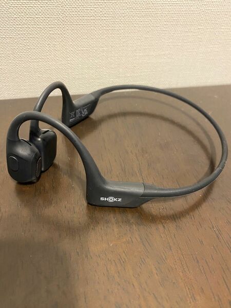 Shokz OpenRun Pro 骨伝導イヤホン 最新骨伝導技術 キャリングケース　充電ケーブル