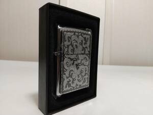 希少！マールボロ重厚メタル彫刻ZIPPO未使用品★Marlboro Storming Scroll Pewter Silver Design★2003年1月製造 箱、保証書付 マルボロ