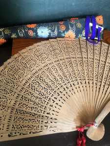 [ white .... carving fan ]... case attaching width 34 height 20cm[23/06 metal 5A4]