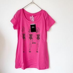 ★新品★バービーBarbieレディースTシャツ半袖カットソートップスMサイズ ホットピンク フューシャピンク黒ブラック ロゴ