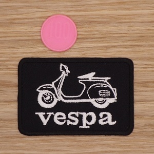 【Ｍサイズ】アイロンワッペン NO.2014 ＶＥＳＰＡ ベスパ ピアッジオ 人気 アップリケ 【郵便定形】