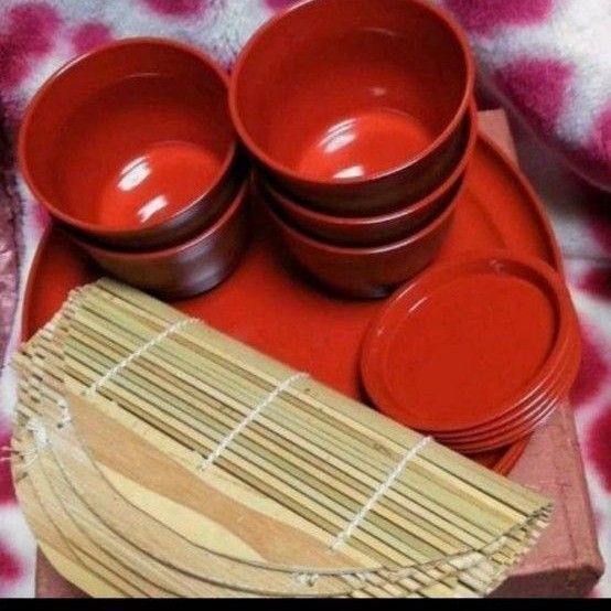 漆塗り仕上げざる蕎麦セットです