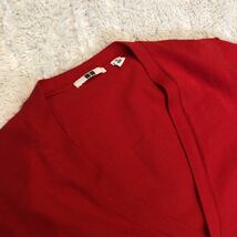 【ユニクロ メンズ】赤　Vネック長袖カーディガン 薄手セーター M_画像2