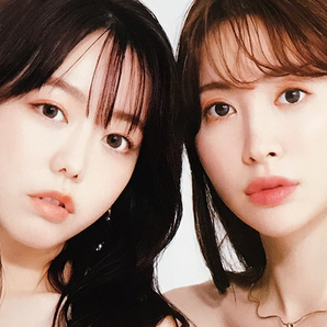 【送料込み・即決】小嶋陽菜 × 峯岸みなみ｜切り抜き 4P｜MAQUIA（マキア） 2023年 5月号｜