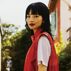 【送料込み・即決】小松菜奈｜切り抜き 8P｜VOGUE JAPAN 2023年 3月号 No.283｜小松菜奈がナビゲート。セネガル、ダカールの旅