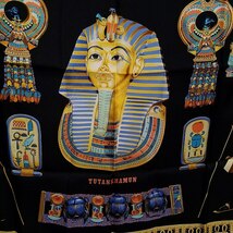 #apzs エルメス HERMES スカーフ 黒 マルチカラー カレ90 ツタンカーメン TUTANKHAMUN フランス製 シルク レディース [765418]_画像2