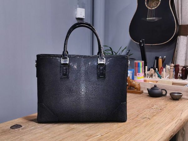 全てのアイテム スティングレー エイ革 トートバッグ 美品 ほぼ未使用
